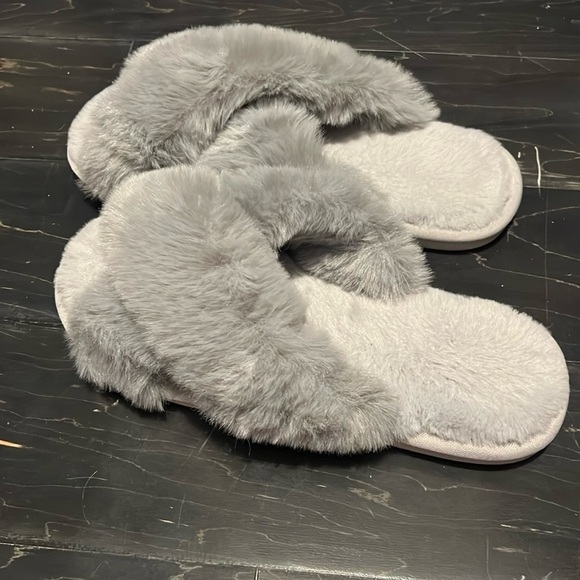 Metog Women's Fuzzy Slippers House Slippers Cross Band Outdoor Soft Open Toe - Picture 2 of 8